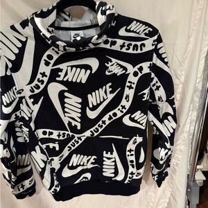 Pre loved Nike Boy’s size L (10 - 12) Graphic Crewneck Sweater in Black & White